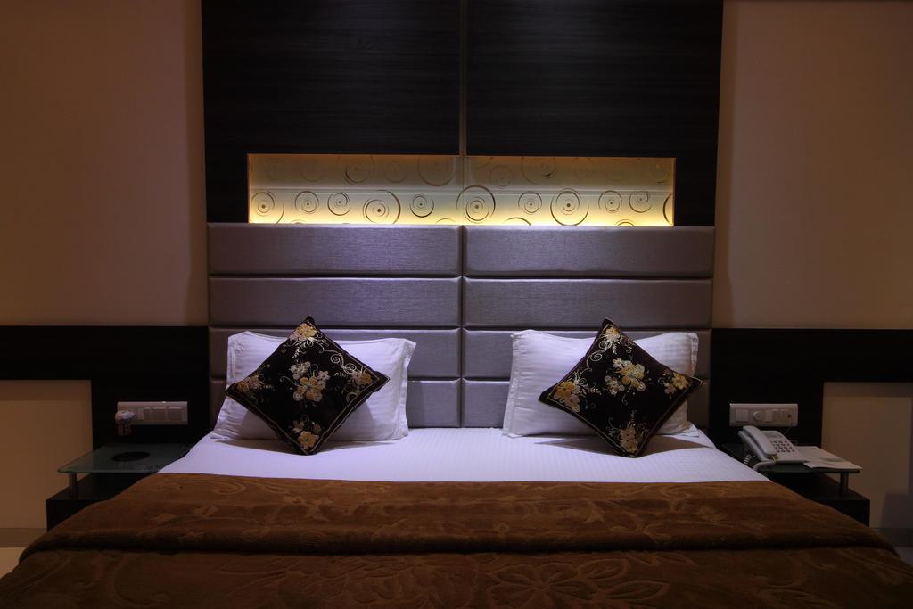 Hotel Apex Surat Bilik gambar