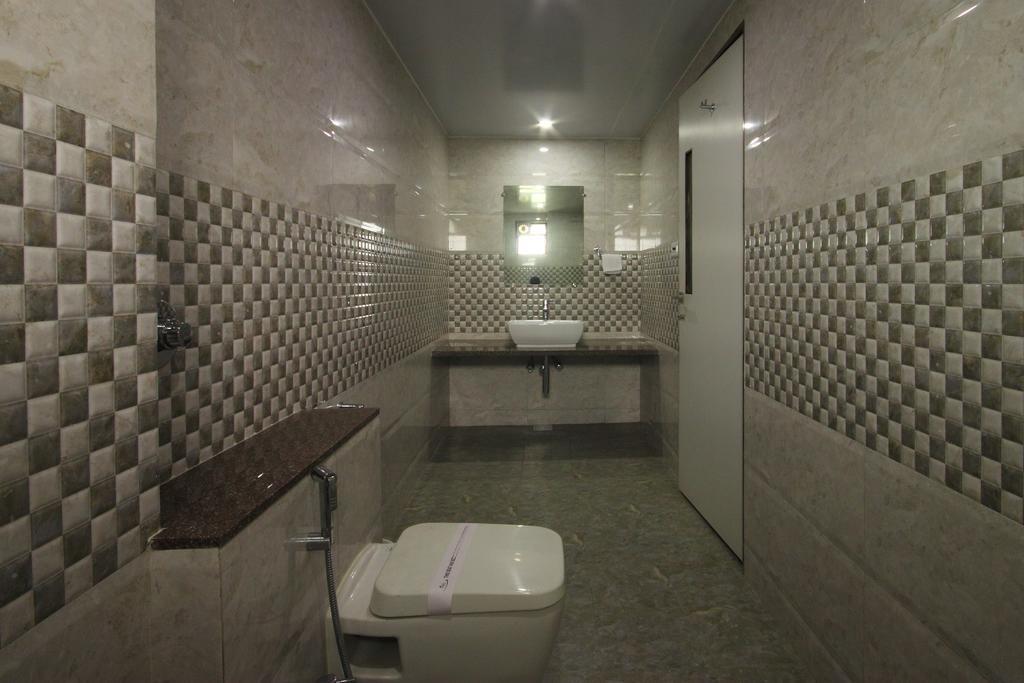 Hotel Apex Surat Bilik gambar