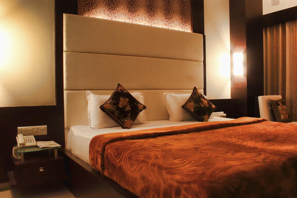 Hotel Apex Surat Bilik gambar